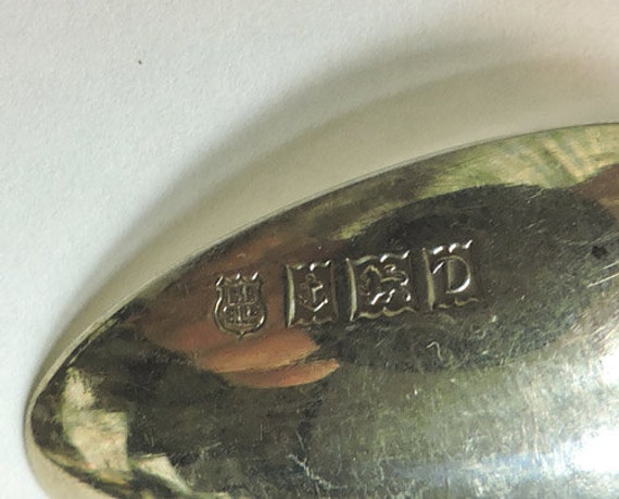 Souvenir british sale spelling