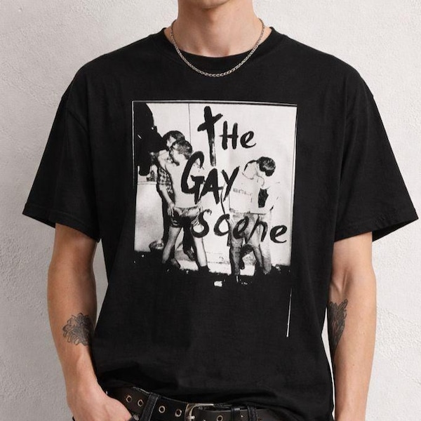 Queer Zine Art Tee | Schwere Garment-Dyed | Vintage Gay Szene Grafik-T-Shirt