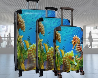 Maleta con diseño de caballito de mar y escena oceánica / Maleta con diseño de arrecife de coral submarino