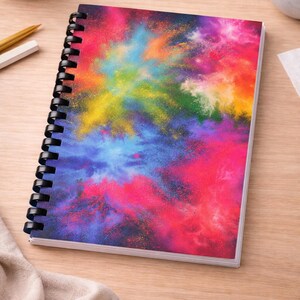 Cuaderno con renglones Color Splash de 8.5 x 11 pulgadas, encuadernado en espiral, diario con diseño abstracto brillante.