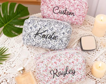 Benutzerdefinierte Blumenstickerei-Make-up-Tasche mit Reißverschluss, personalisierte Kulturtasche für Brautjungferngeschenke, Brautparty, Reiseutensilien