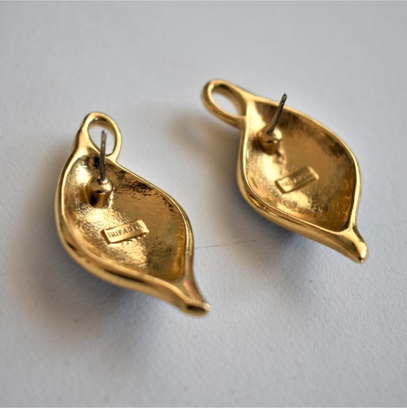 Vintage Navy blue Trifari stud earrings Gold Circ… - image 2