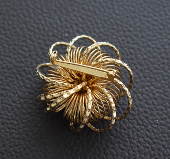 Vintage flower brooch Pearl Gold statement brooch… - image 4