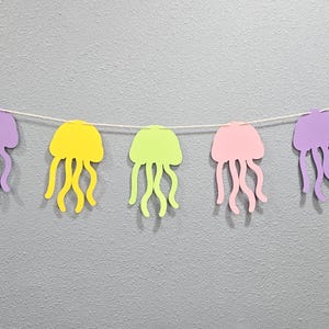 Jellyfish Banner, Jelly fish Garland, Jellyfish Decor, Under the Sea Decor, Jellyfishing, Sea Jellies, Underwater Decor, Ocean Party Decor