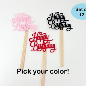 Pode incluir: Conjunto de 12 toppers de bolo Happy Birthday em rosa, vermelho e preto. Escolha a sua cor!