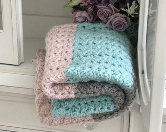 Crochet Baby Blanket Pattern - Super Bulky Yarn - Easy Pattern by Deborah O'Leary Patterns - English Only