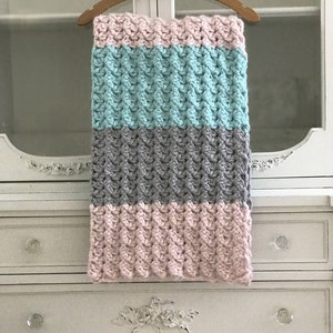 Crochet Baby Blanket Pattern Super Bulky Yarn Easy Pattern by Deborah O'Leary Patterns English Only image 2