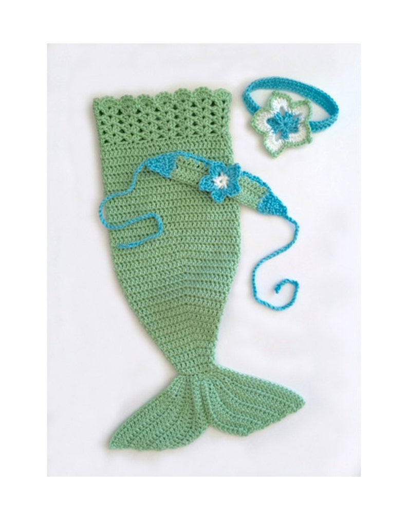 Crochet Baby Mermaid Tail Pattern Mermaid Photo Prop Baby Bikini Top Baby Flower Headband by Deborah O'Leary Patterns English Only zdjęcie 2