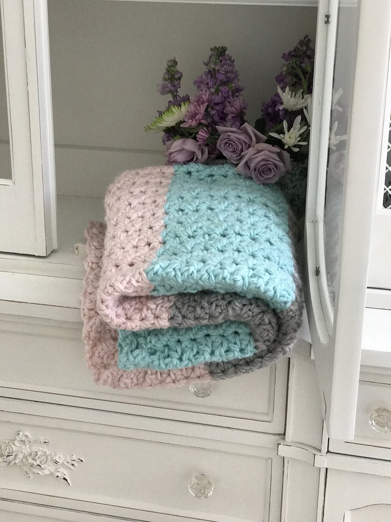 Crochet Baby Blanket Pattern Super Bulky Yarn Easy Pattern by Deborah O'Leary Patterns English Only image 3
