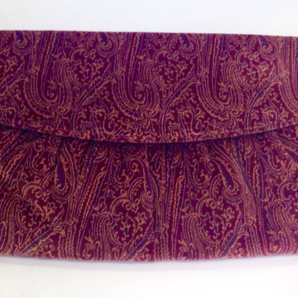 Red Paisley Velvet Vintage Clutch / StunningVintage