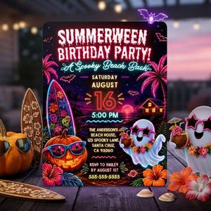 Könnte beinhalten: Eine rechteckige Einladungskarte für eine Summerween-Geburtstagsparty mit Neontext, einem leuchtenden Kürbis mit Sonnenbrille, einem Surfbrett und einem Geist mit Sonnenbrille. Die Karte enthält Details zu Datum, Uhrzeit und Ort.