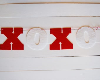 Hugs and kisses felt banner XOXO - {stiffened felt}