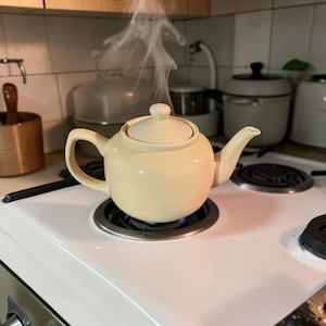 Old Amsterdam 1701 Yellow Porcelain Teapot with Lid Farmhouse Kitchen Decor Cottagecore Tea Pot Glossy Ceramic Spring Table Accent