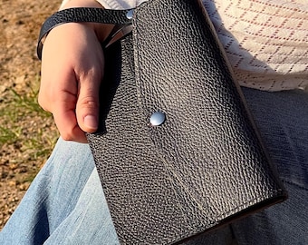 Cartera de mano para mujer de piel italiana de plena flor con asa de muñeca "The Stella"