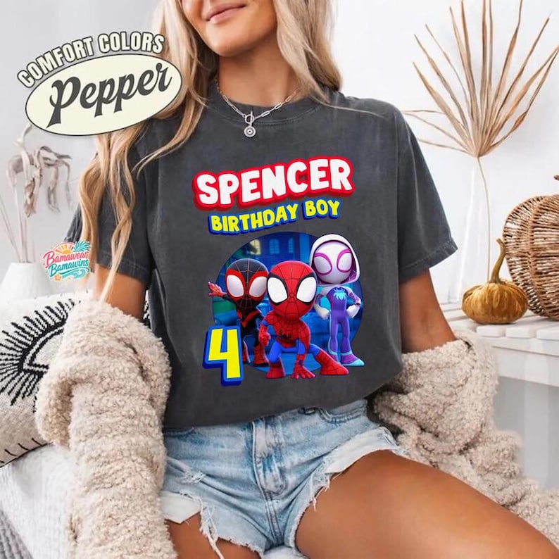 Camiseta de cumpleaños personalizada de Spidey con nombre y edad para niño, camiseta de cumpleaños personalizada de Spidey y sus increíbles amigos, camiseta de cumpleaños para niños pequeños, camiseta de cumpleaños de superhéroes imagen 1
