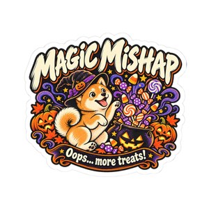 Könnte beinhalten: Ein Aufkleber mit einem Shiba Inu Hund, der einen Hexenhut trägt, umgeben von Kürbissen und Süßigkeiten. Der Text lautet MAGIC MISHAP und Oops... more treats! Das Design verwendet orange, violette und schwarze Farben mit Wirbeln.