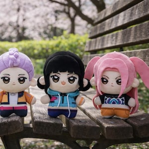 デーモンハンターズ　ハントリックス　HUNTRIX ぬいぐるみ　セット　KPOP Amazon.com: KPop Demon Hunters Huntrix Sherpa Blanket, Ultra-Soft