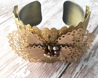 Brazalete de mariposa de bronce: joyería de metal con filigrana de cuentas