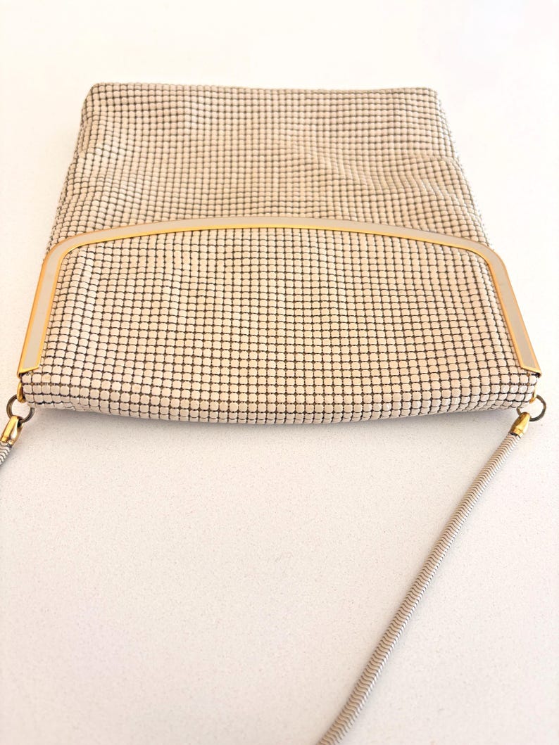Vintage Glomesh evening bag showing details of mesh
