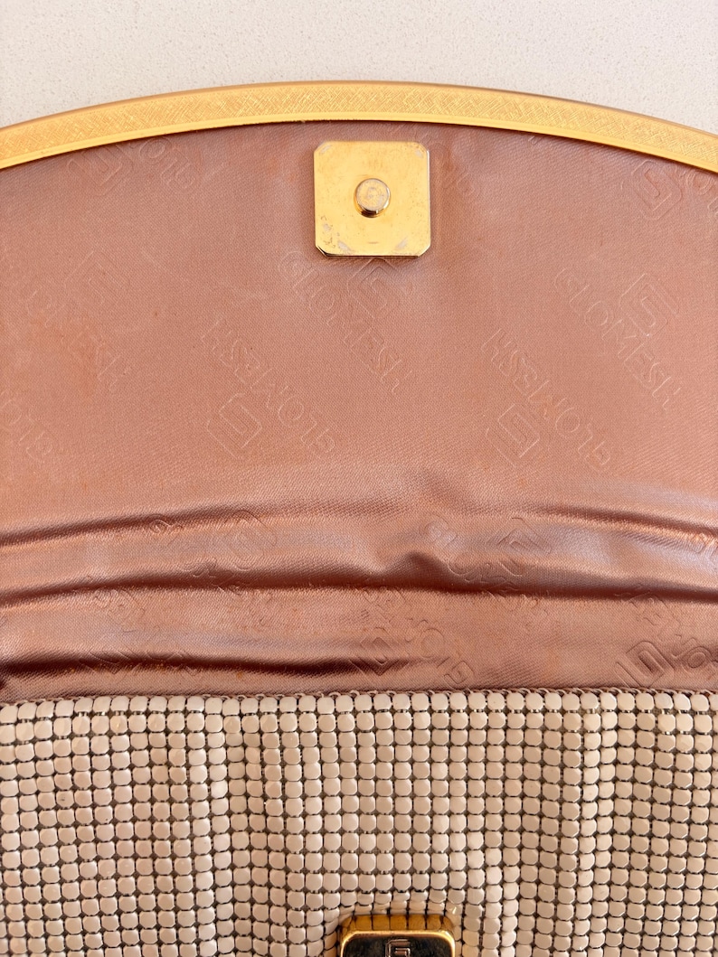 Glomesh bag open showing glomesh clasp