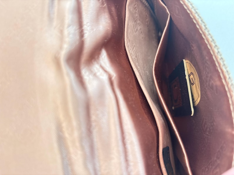 Inside of Glomesh mesh bag