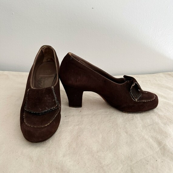 50s-60s Wolffelt White Brown Suede Pumps sz. 6 - image 2