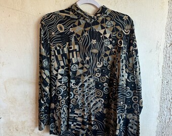 VTG. Interpret pattern mock neck blouse