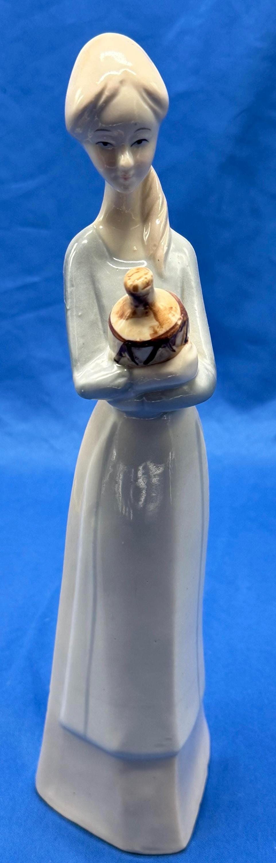 Lladro girl with jug - Etsy 日本