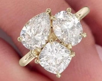 Anillo de compromiso de tres piedras ovaladas con talla cojín en forma de pera en oro macizo de 18 quilates, anillo nupcial vintage art déco con detalles milgrain para ella, regalo de aniversario.