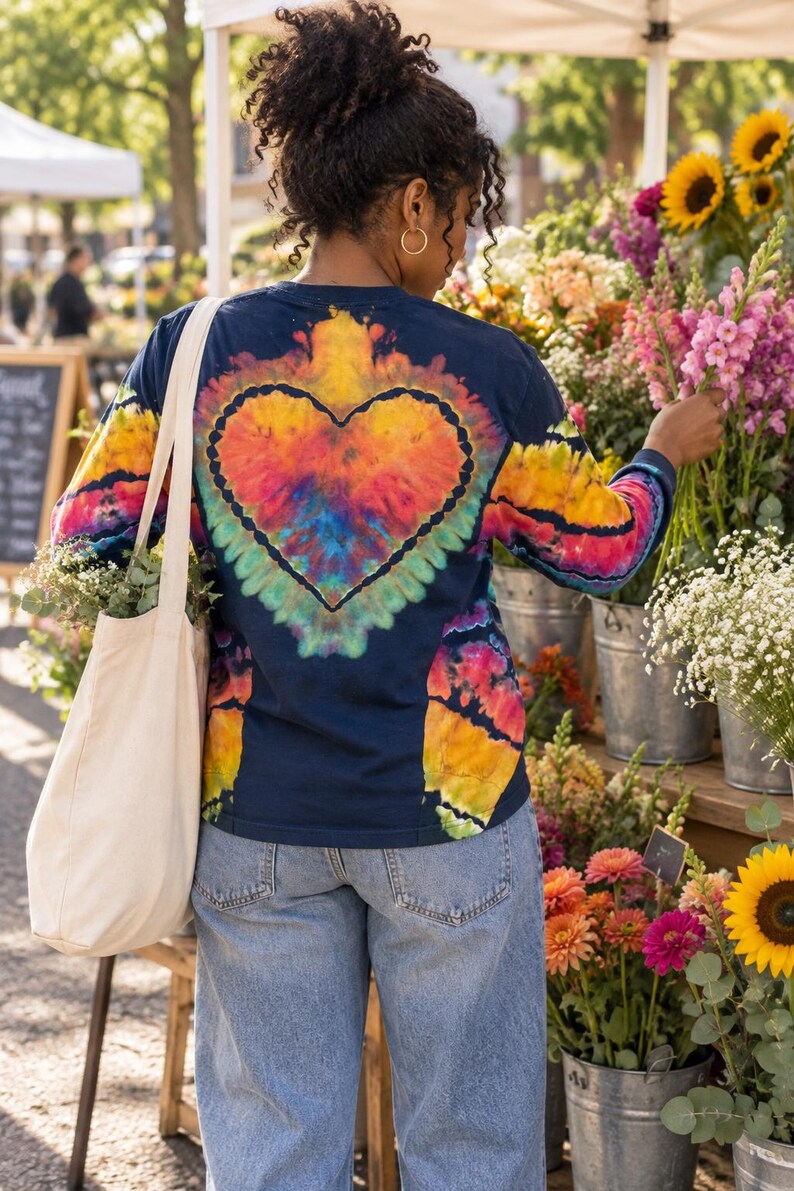 Butterfly Heart Reverse Dye Long Sleeve Shirt, Made-to-Order Colorful Tee bild 5