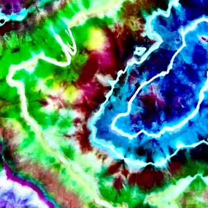 May include: Abstract tie-dye pattern in vibrant colours. The design features a blend of green, blue, purple, and red hues, with white, lightning-like lines. The artwork has a psychedelic, swirling effect, creating a dynamic and colourful visual.