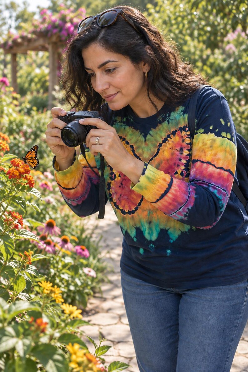 Butterfly Heart Reverse Dye Long Sleeve Shirt, Made-to-Order Colorful Tee bild 4