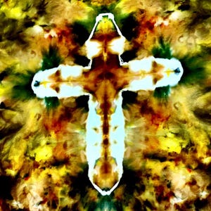 Puede incluir: Un dise&ntilde;o en forma de cruz con un patr&oacute;n tie-dye en tonos vibrantes de amarillo, marr&oacute;n, verde oscuro y blanco brillante. La forma central de la cruz est&aacute; resaltada por un contorno blanco marcado que contrasta con los colores mezclados.
