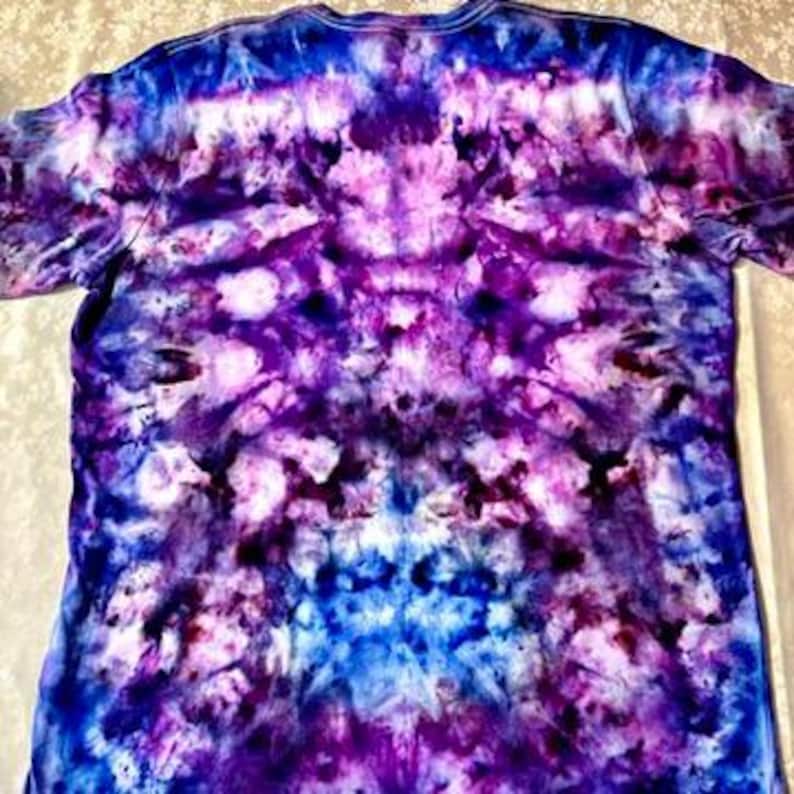 Hand Dyed Mandala Tie Dye Shirt | Purple Geode Ice Dye Tee, XL bild 3