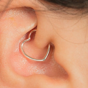 Open Heart Ear Cuff, 18g Heart Cartilage Earring, Love Heart Ring, Silver Heart Hoop, Silver heart, Tragus Rook Daith Snug, Forward Helix