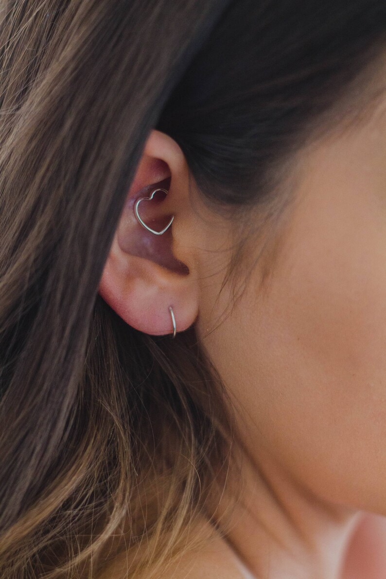 Open Heart Ear Cuff 18g Heart Cartilage Earring Tragus Rook Daith Snug Love Heart Ring Silver Heart Hoop Forward Helix Silver heart