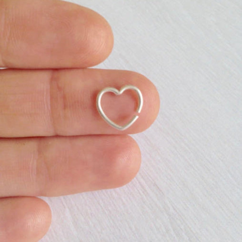 Open Heart Ear Cuff 18g Heart Cartilage Earring Tragus Rook Daith Snug Love Heart Ring Silver Heart Hoop Forward Helix Silver heart
