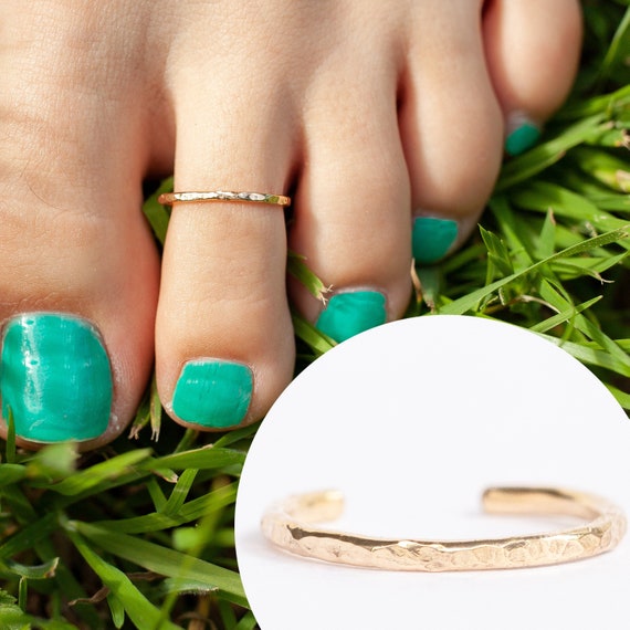 Stylish Silver Toe Rings - A Touch of Elegance for Your Feet | Satlaa
