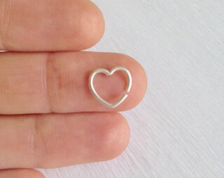 Orecchini A Cuore Con Ali D'Angelo E Croce In Argento 925 – Ipoallergenici, Simbolo Di Fede E Protezione, Regalo Per Donne