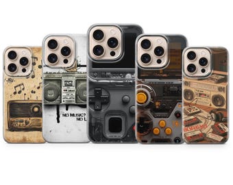 レトロテック 携帯ケース ヴィンテージゲームコンソールカバー iPhone 17Pro Max、16e、15、14、13 & Samsung S25 Ultra、S24 FE、A56、A16、Pixel 10XL、9a、8、7用