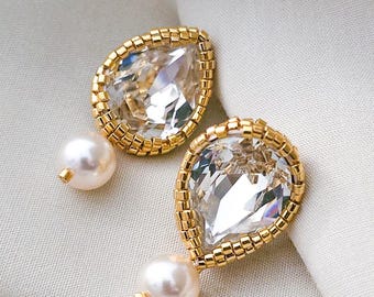 Pear Cut Studs with pearls, Clear Crystal pearl Earrings, Pear Cut Earrings, Gold Earrings, Teardrop Earrings, Gold Beaded Earrings