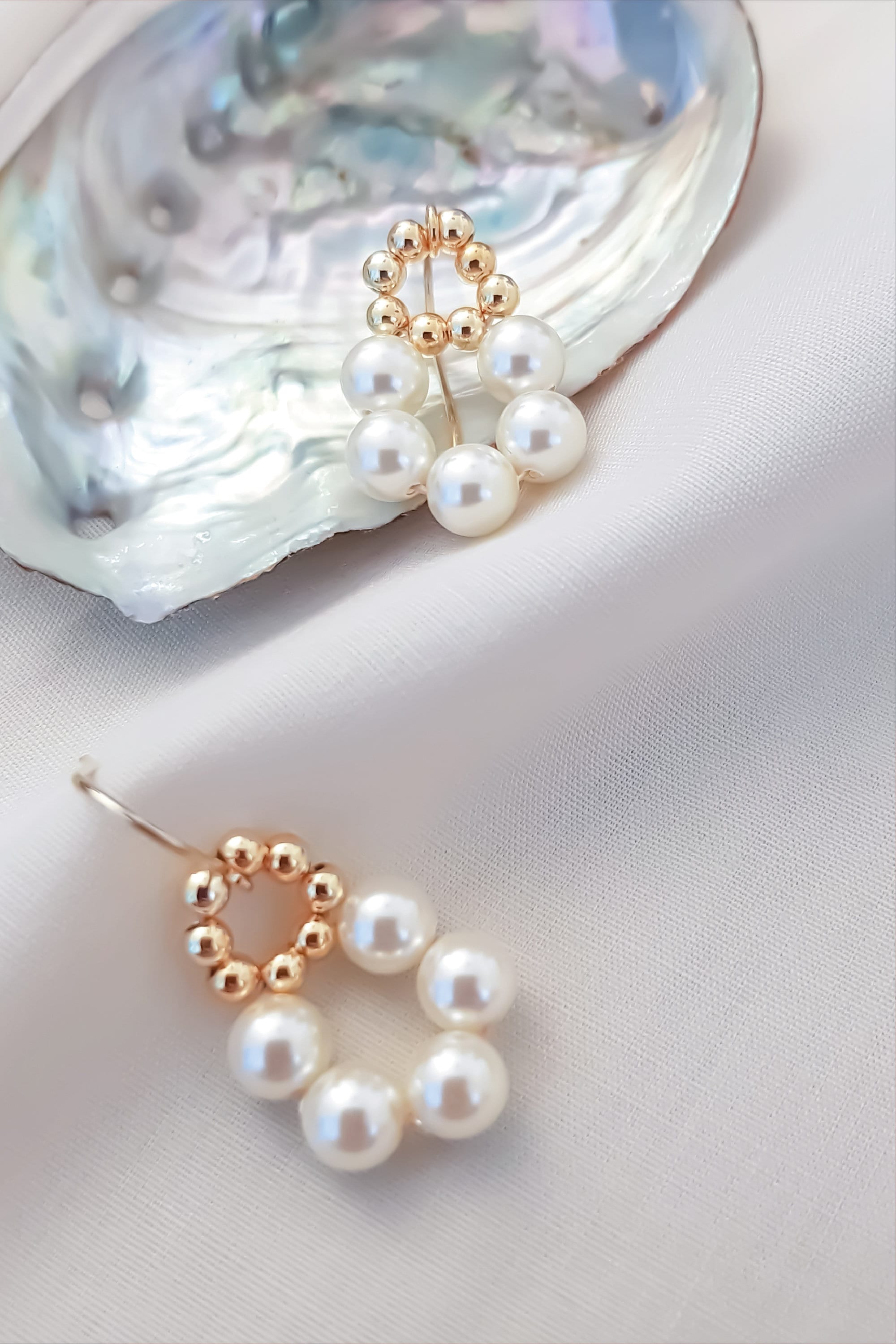 Pearl Earrings, Gold Earrings, Gold and White, Circle Earrings - Etsy