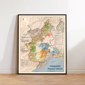 Kaart wijnregio's Piemonte (Italië), wijngaarden van Piemonte, druivensoorten en de meest onderscheidende wijnen