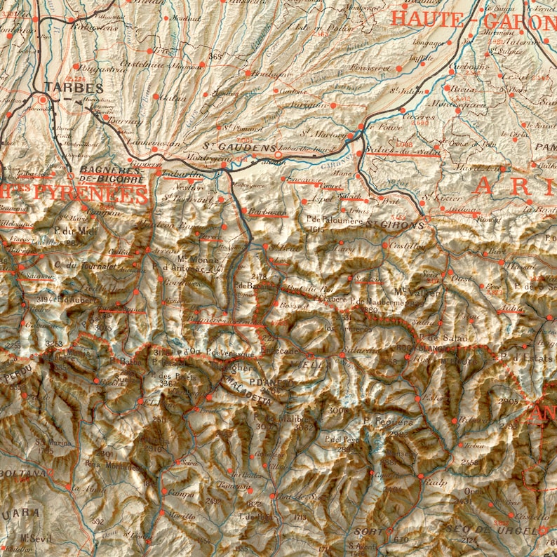 Carte vintage de la chaîne de montagnes des Pyrénées avec un effet d'ombrage image 4