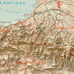 Carte vintage de la chaîne de montagnes des Pyrénées avec un effet d'ombrage image 3