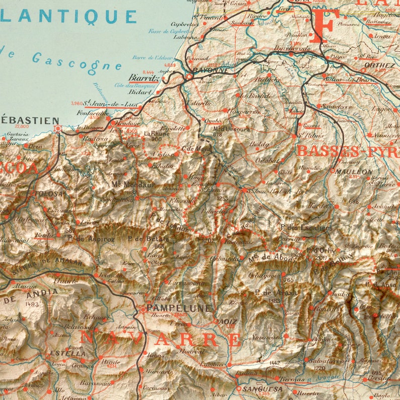 Carte vintage de la chaîne de montagnes des Pyrénées avec un effet d'ombrage image 3