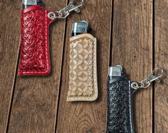 Funda de cuero hecha a mano para encendedor BIC, diseño y color personalizados, opción de cierre gratuita.