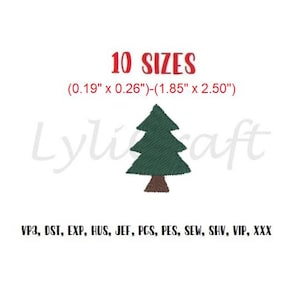 Może przedstawiać: Wzór haftu przedstawiający zieloną sosnę z brązowym pniem. Tekst zawiera 10 SIZES (0,48 cm x 0,66 cm)-(4,70 cm x 6,35 cm), Lylicraft oraz formaty plików VP3, DST, EXP, HUS, JEF, PCS, PES, SEW, SHV, VIP, XXX.