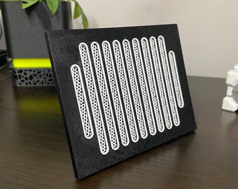Placa frontal para máquina de vapor: cubierta magnética con ventilación tipo panal y colores de acento.