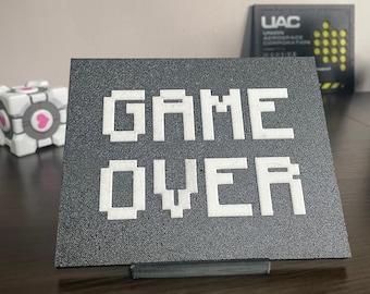 Placa de escritorio y pared "Game Over" – Letrero de juegos retro pixelados